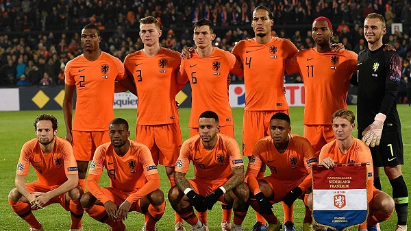 Hà Lan là đội được đánh giá cao hơn đối thủ